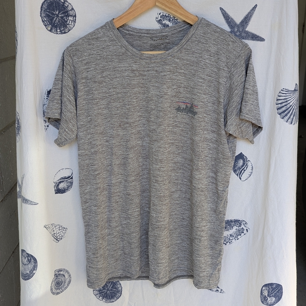 Patagonia Capilene Cool Daily Tee Women's Large Heathered Grey Like New